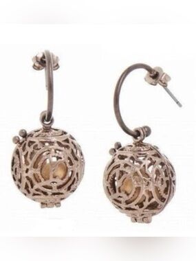 LISA HOFFMAN fragrance earrings, NWOT